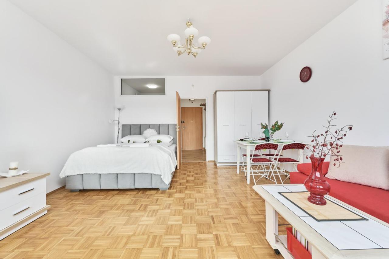 Apartments Wroclaw Legnicka By Noclegi Renters Экстерьер фото